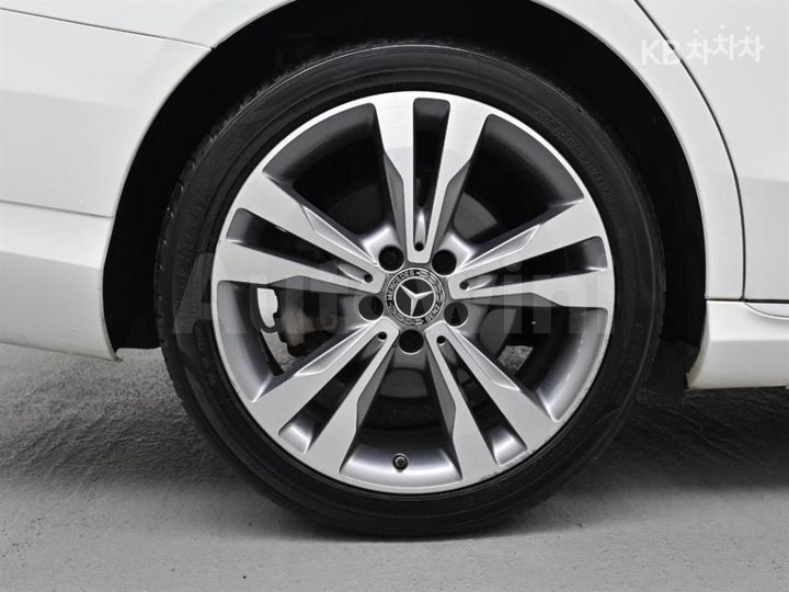 Mercedes-Benz C Class 2018 — 5