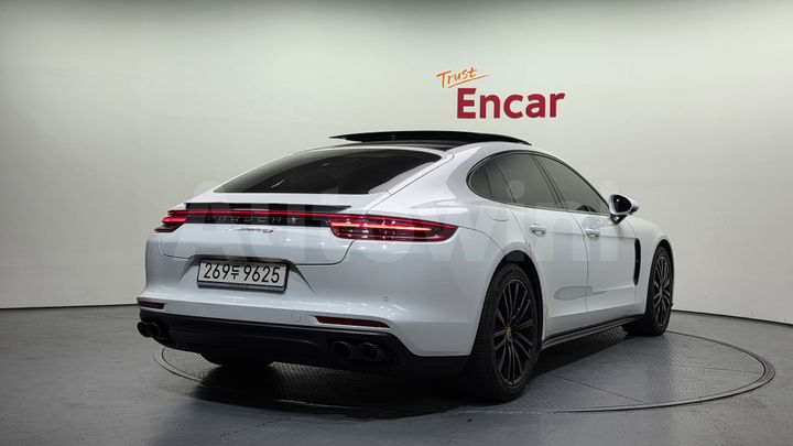 Porsche Panamera 2018 — 2