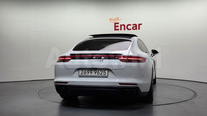 Porsche Panamera 2018 — 4