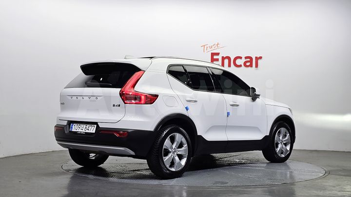 Volvo XC40 2021 — 2