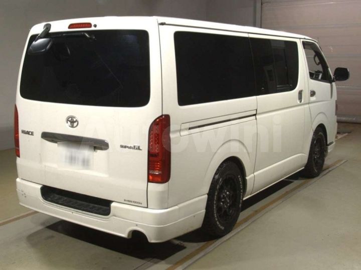 Toyota Hiace 2008 — 2