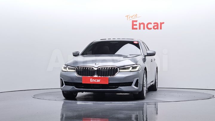 BMW 5 Series 2023 — 3