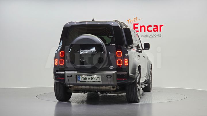 Land Rover Defender 2022 — 4