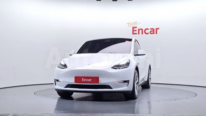 Tesla Model Y 2021 — 3
