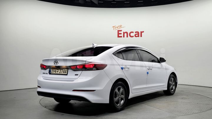 Hyundai Avante 2017 — 2