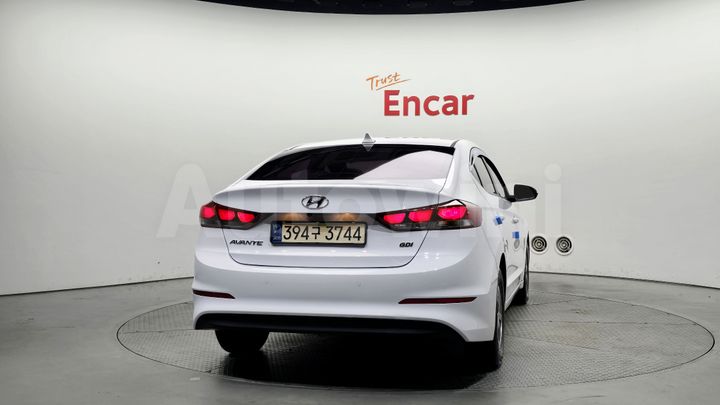 Hyundai Avante 2017 — 4
