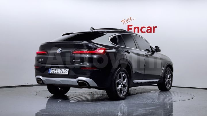 BMW X4 2023 — 2