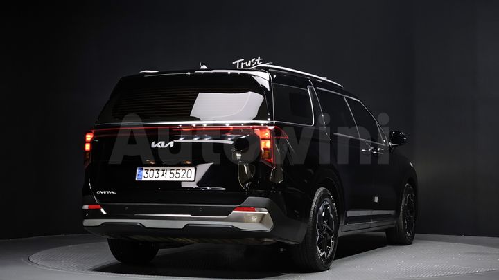 Kia Carnival 2025 — 2
