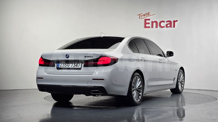 BMW 5 Series 2022 — 2