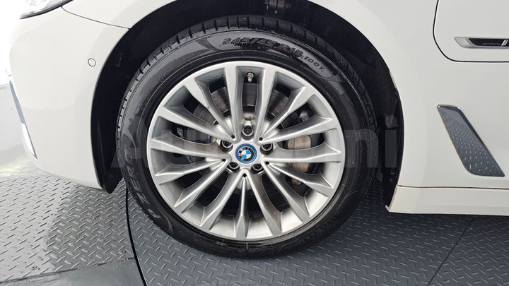 BMW 5 Series 2022 — 5