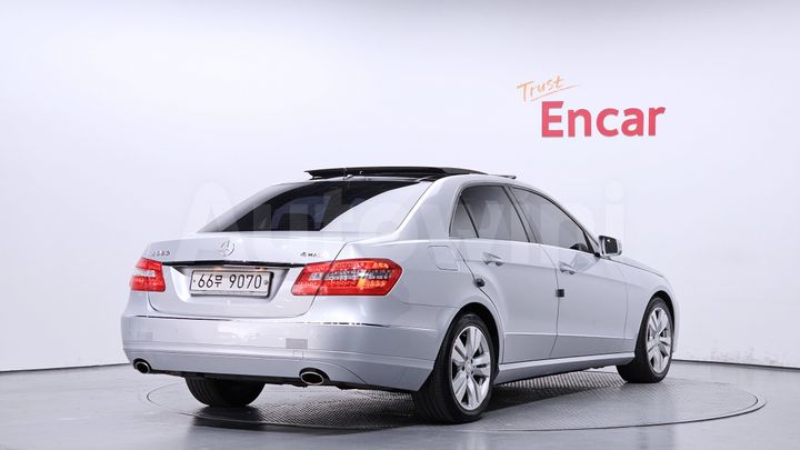 Mercedes-Benz E Class 2010 — 2