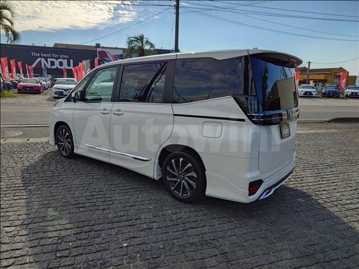 Toyota Voxy 2023 — 2