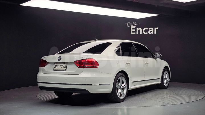 Volkswagen Passat 2015 — 2