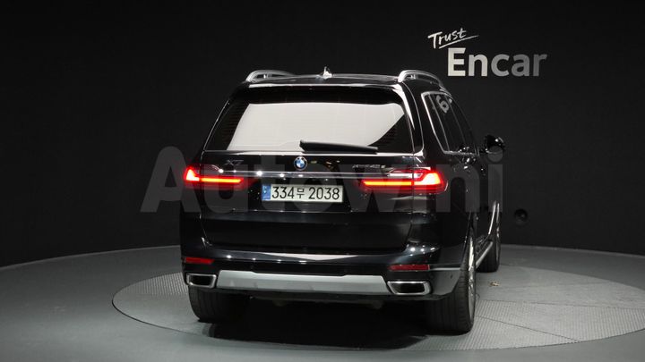 BMW X7 2021 — 4