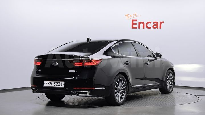 Kia K7 2018 — 2