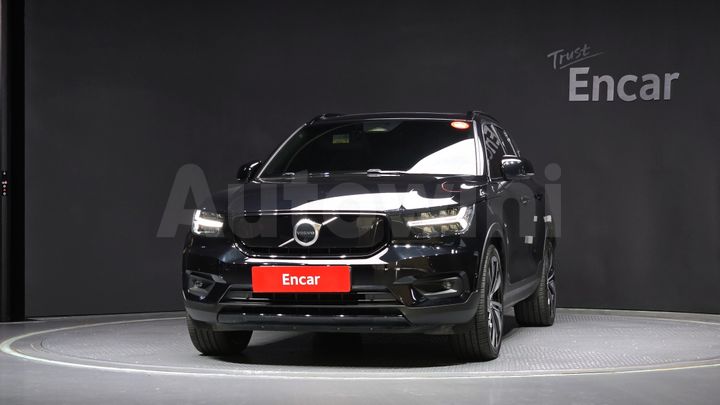 Volvo XC40 2022 — 3