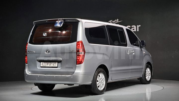 Hyundai Starex 2018 — 2