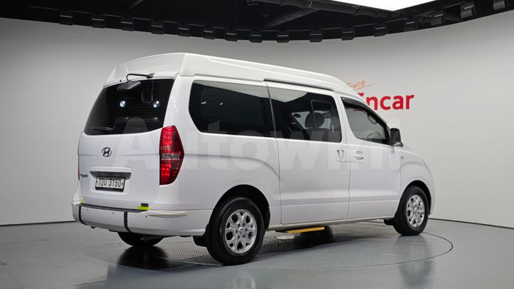 Hyundai Starex 2012 — 2