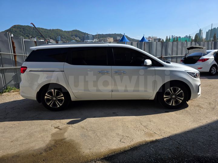 Kia Carnival 2019 — 4