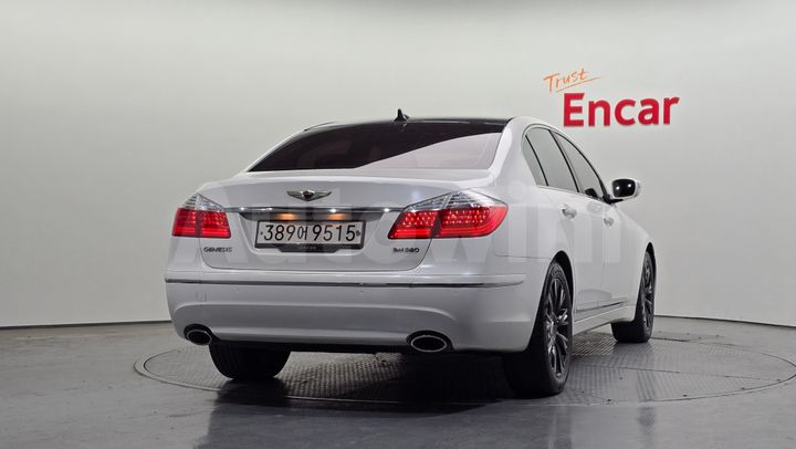 Hyundai Genesis 2011 — 4