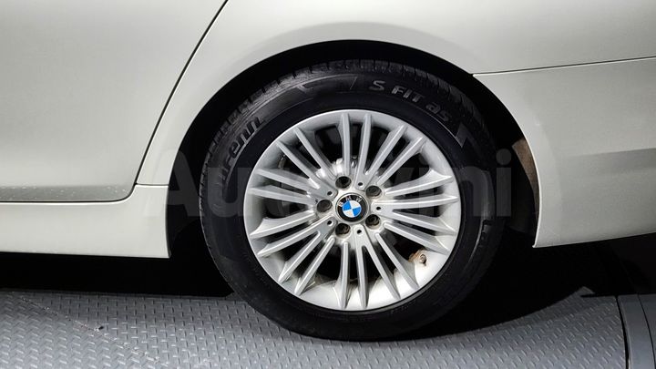BMW 5 Series 2015 — 5