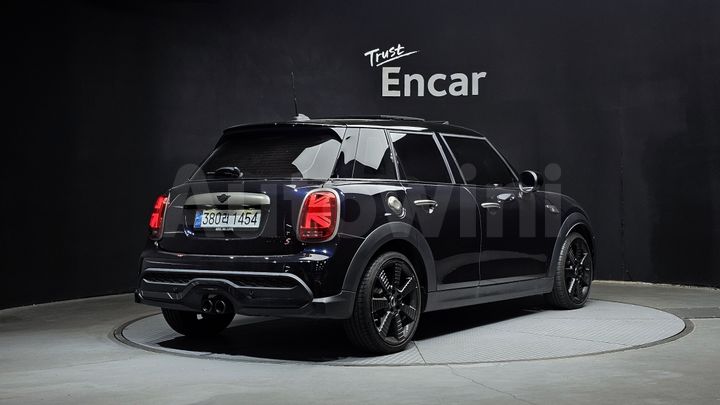 Mini Cooper 2023 — 2