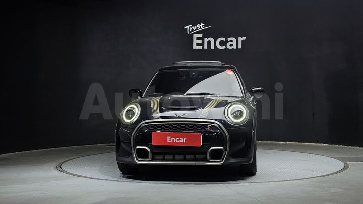 Mini Cooper 2023 — 3