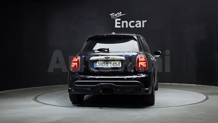Mini Cooper 2023 — 4