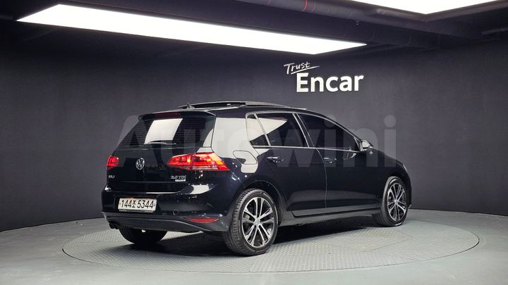 Volkswagen Golf 2015 — 2