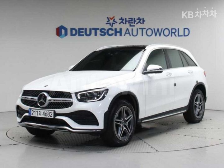 Mercedes Benz GLC Class 2022 — 2