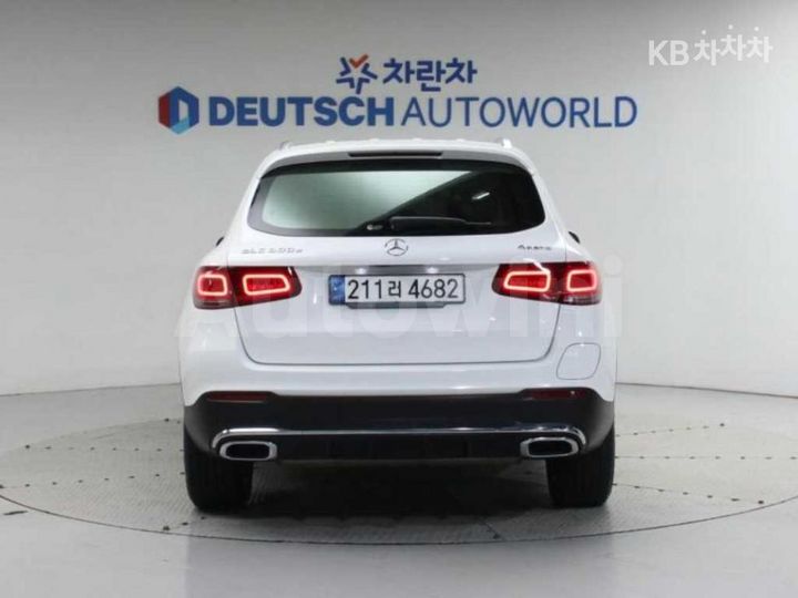 Mercedes Benz GLC Class 2022 — 4