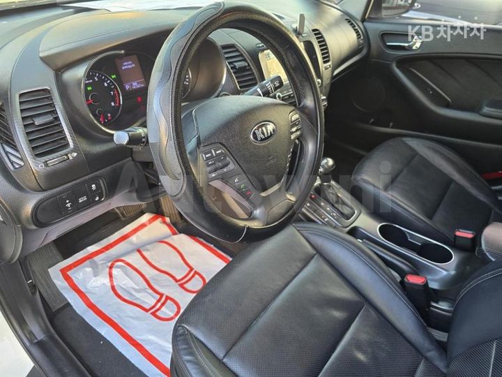 Kia K3 2015 — 5