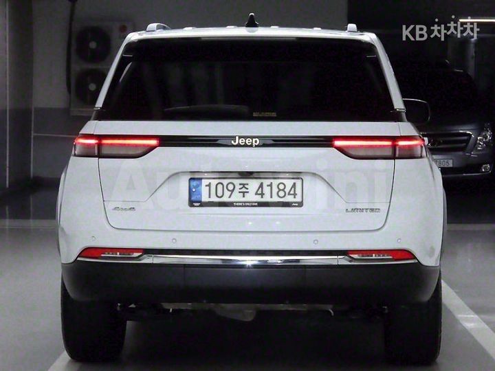 Jeep Cherokee 2023 — 3