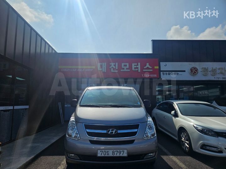 Hyundai Starex 2011 — 2