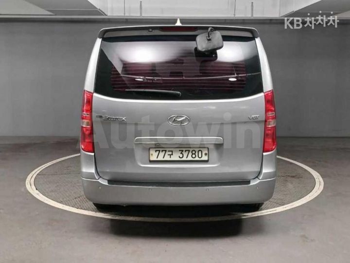 Hyundai Starex 2015 — 2