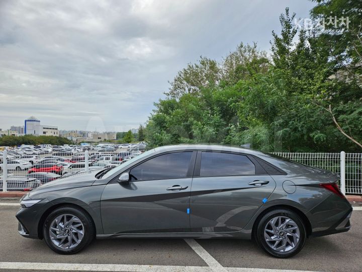 Hyundai Avante 2024 — 2
