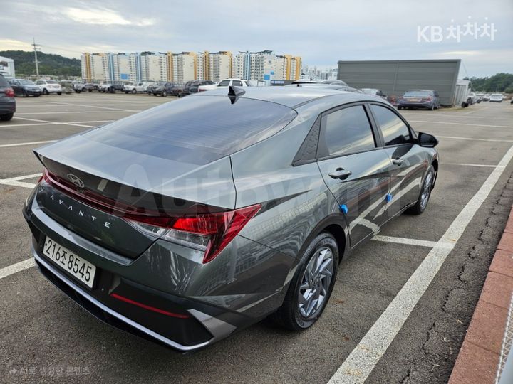 Hyundai Avante 2024 — 5