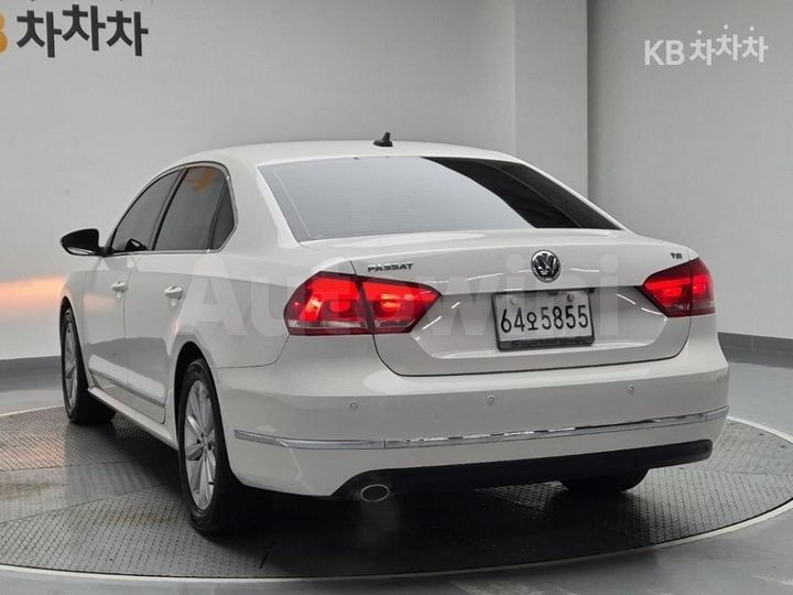 Volkswagen Passat 2015 — 2