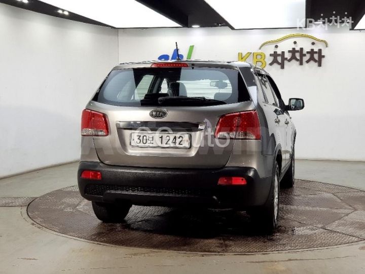 Kia Sorento 2010 — 3