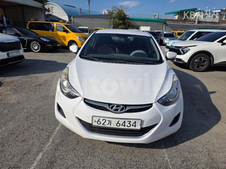 Hyundai Avante 2014 — 2