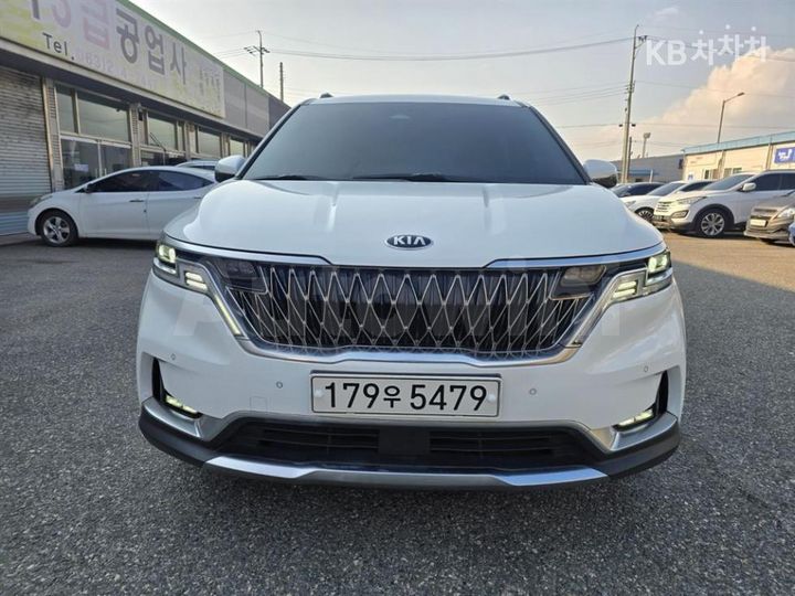 Kia Carnival 2021 — 2