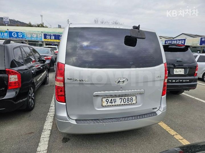 Hyundai Starex 2009 — 3
