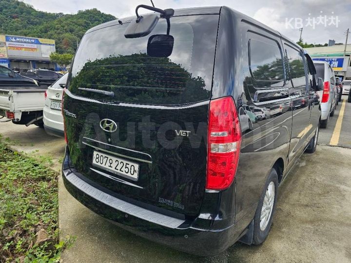 Hyundai Starex 2017 — 3