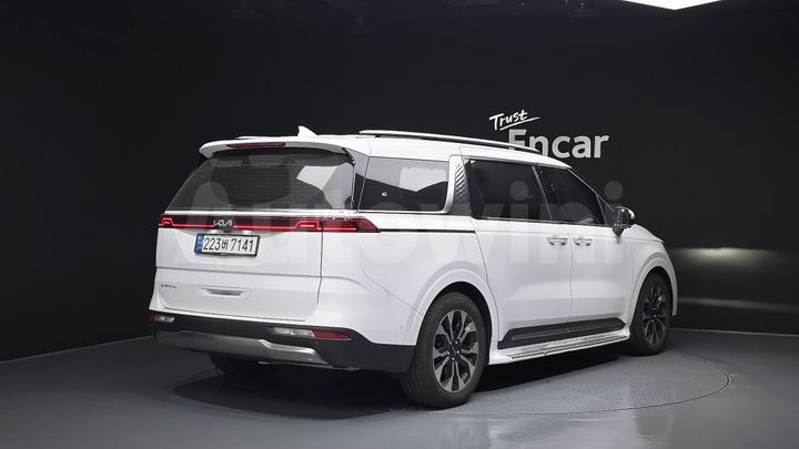 Kia Carnival 2023 — 2
