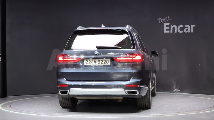 BMW X7 2021 — 4