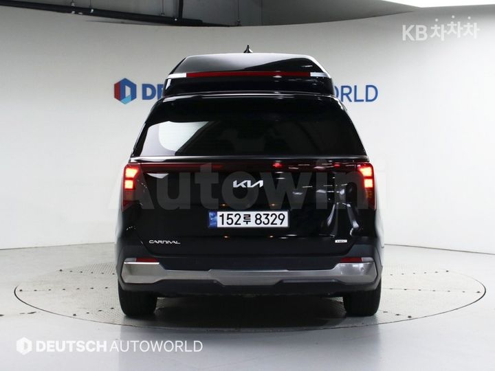 Kia Carnival 2025 — 4