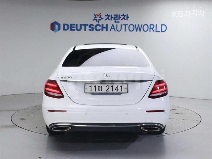Mercedes Benz E Class 2018 — 4