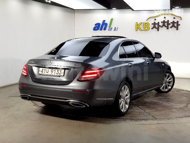 Mercedes Benz E Class 2019 — 4
