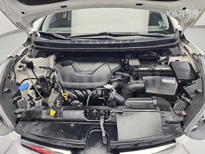 Hyundai Avante 2015 — 5