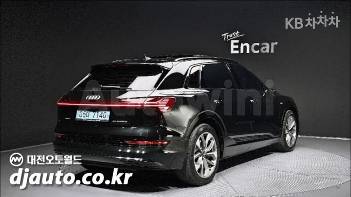 Audi e-tron 2022 — 2